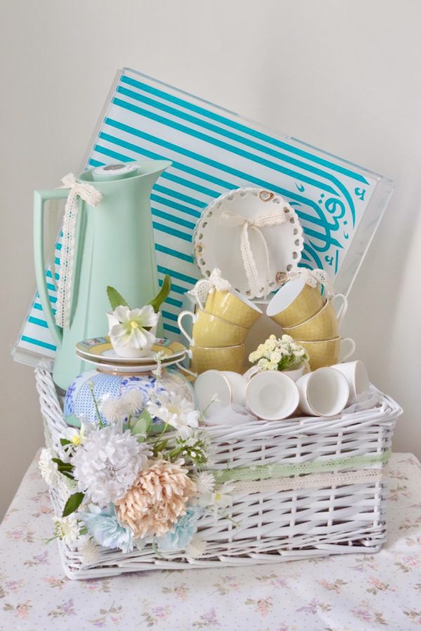 Pip Blushing Bird Yellow Gift Hamper