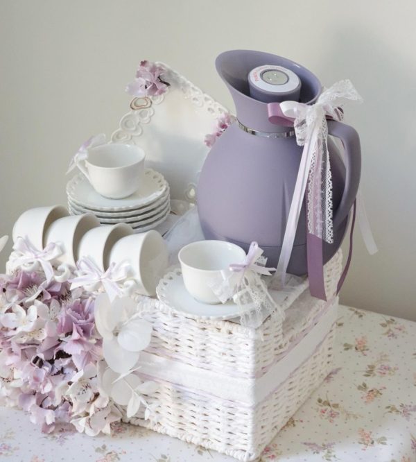 White and Lavender Set of 6 Gift Hamper